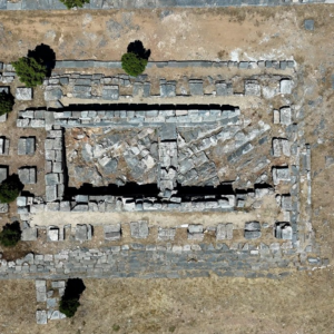 Τουρκία: Αρχαιολογικό μυστήριο στο Ιερό του Μήνα – Τα εκατοντάδες «μηνύματα» των αρχαίων προς τους θεούς