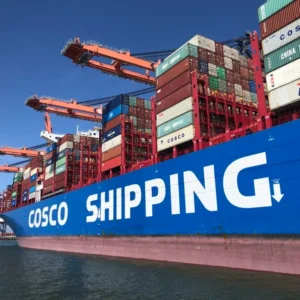 Μέτωπο με την COSCO ανοίγουν οι ΗΠΑ: «Μας κατασκοπεύετε με εξοπλισμό εγκαταστημένο στα πλοία σας»