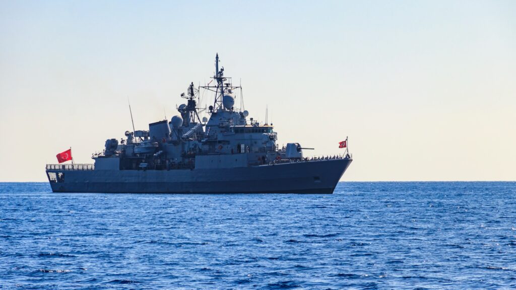 Τουρκικές ναυτικές δυνάμεις αναπτύσσονται προς το Ισραήλ νοτιοανατολικά της Κύπρου (βίντεο)
