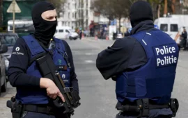 Βρυξέλλες: Συνελήφθη άνδρας στον κεντρικό σιδηροδρομικό σταθμό που στην κατοχή του είχε καλάσνικοφ