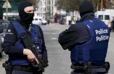 Βρυξέλλες: Συνελήφθη άνδρας στον κεντρικό σιδηροδρομικό σταθμό που στην κατοχή του είχε καλάσνικοφ