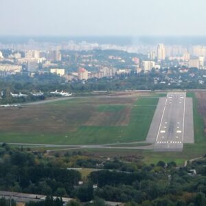 Ρωσικό drone Geran-4 κατέστρεψε ουκρανικό αεροσκάφος στο αεροδρόμιο Ζουλιανί του Κιέβου: Μεγάλη πυρκαγιά στο σημείο