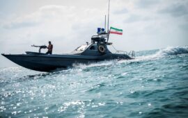 Ιράν: Συνταγματάρχης ζητά  από τον Χαμενεΐ ταχύπλοο με εκρηκτικά για επίθεση αυτοκτονίας σε αμερικανικό πλοίο