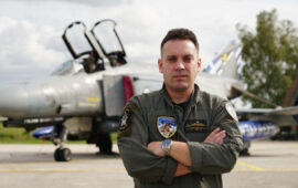 Συντριβή F-4 Phantom ΙΙ: Θα βάπτιζε την κόρη του σε μία εβδομάδα ο Δ.Πέτρου