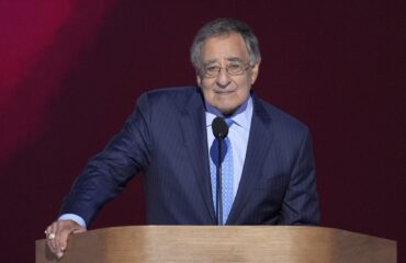 Πρώην ΥΠΑΜ ΗΠΑ Λίον Πανέτα: «Ο πόλεμος με το Ιράν μπορεί να συνεχιστεί για άλλους έξι μήνες»