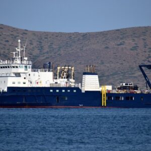 Χίος: Το καλωδιακό πλοίο Ocean Link επισκευάζει οπτική ίνα του ΟΤΕ εν μέσω τουρκικών αμφισβητήσεων