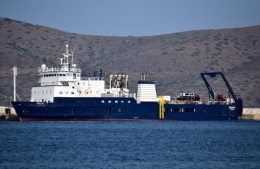 Χίος: Το καλωδιακό πλοίο Ocean Link επισκευάζει οπτική ίνα του ΟΤΕ εν μέσω τουρκικών αμφισβητήσεων
