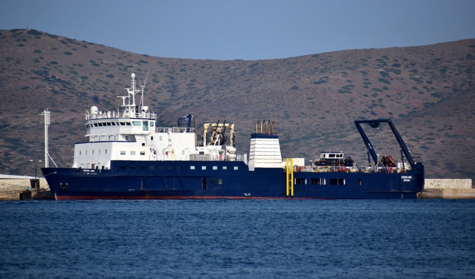 Χίος: Το καλωδιακό πλοίο Ocean Link επισκευάζει οπτική ίνα του ΟΤΕ εν μέσω τουρκικών αμφισβητήσεων