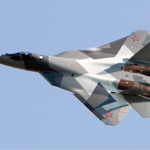 Διεθνής πρεμιέρα για το ρωσικό Su-57E στην Αίγυπτο: Παρουσιάστηκε με νέα όπλα και drones S-71
