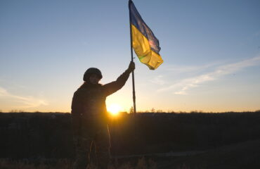 Ουκρανοί άνδρες εγκαταλείπουν τη χώρα μέσω επικίνδυνων διαδρομών προς τη Ρουμανία! – Δείτε βίντεο