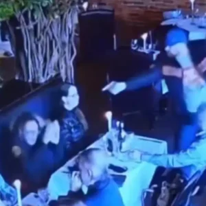 Οχάιο: Δικηγόρος επιχείρησε να πυροβολήσει την πρώην σύζυγό του μέσα σε εστιατόριο – Τον σταμάτησε σερβιτόρος