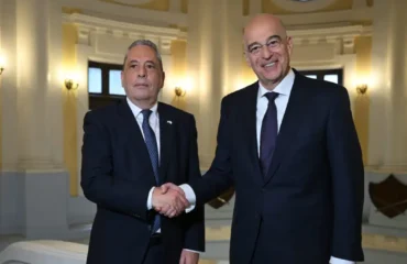 Συνάντηση Ν.Δένδια με τον Κύπριο ΥΠΑΜ: «Ελλάδα και Κύπρος στέκονται η μία δίπλα στην άλλη»