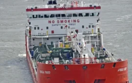 Ουκρανικά drones κτύπησαν το ρωσικό τάνκερ «Armada Leader» ανοιχτά του Σότσι (βίντεο)