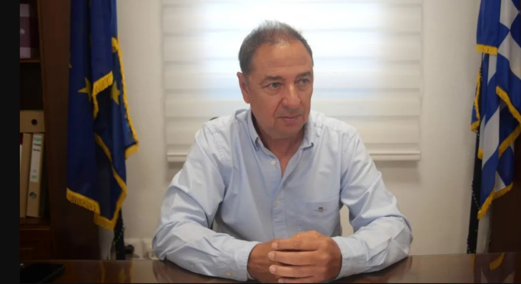 Σε τροχαίο σκοτώθηκε ο Δήμαρχος Αντιπάρου Αναστάσιος Φαρούπος: Τον βρήκαν νεκρό δίπλα από το σκούτερ του (upd)