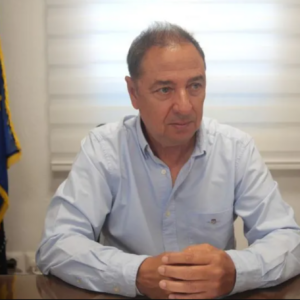Σε τροχαίο σκοτώθηκε ο Δήμαρχος Αντιπάρου Αναστάσιος Φαρούπος: Τον βρήκαν νεκρό δίπλα από το σκούτερ του (upd)