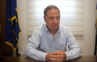 Σε τροχαίο σκοτώθηκε ο Δήμαρχος Αντιπάρου Αναστάσιος Φαρούπος: Τον βρήκαν νεκρό δίπλα από το σκούτερ του (upd)