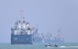 Συμφωνία Ιράν και Ομάν για νέες θαλάσσιες διαδρομές στα Στενά του Ορμούζ: Παραμένει κλειστό το νότιο πέρασμα