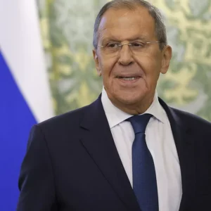 Σ.Λαβρόφ: «Αν θέλει ο Β.Ζελένσκι στην Μόσχα, ας έρθει – Πάντως δεν θα σταματήσει η στρατιωτική επιχείρηση»