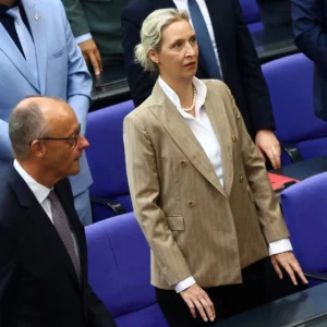 Ο Φ.Μερτς επιτίθεται στο AfD λέγοντας ότι η απέλαση παράνομων μεταναστών είναι… εθνοκάθαρση!