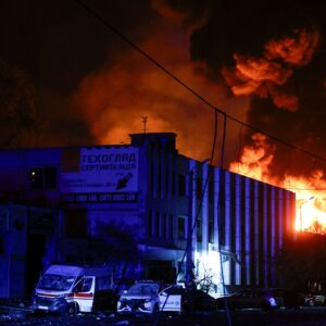Ουκρανία: Τρεις νεκροί από ρωσικό πλήγμα σε αποθήκη στο Πρίλουκι