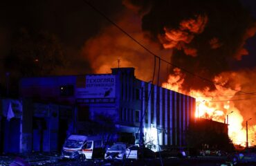Ουκρανία: Τρεις νεκροί από ρωσικό πλήγμα σε αποθήκη στο Πρίλουκι