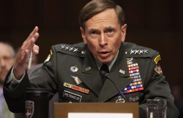 Ουκρανία: Ο πρώην αρχηγός της CIA Ν.Πετρέους βρισκόταν στο τρένο που έγινε στόχος ρωσικού drone