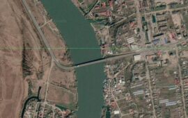Οι Ρώσοι κτύπησαν με πυραύλους S-8000 & κατευθυνόμενες βόμβες ΚΑΒ τη γέφυρα Μαγιάκι στην Οδησσό