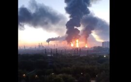 Ο Β.Ζελένσκι επιβεβαιώνει το χτύπημα στο ρωσικό διυλιστήριο (βίντεο)