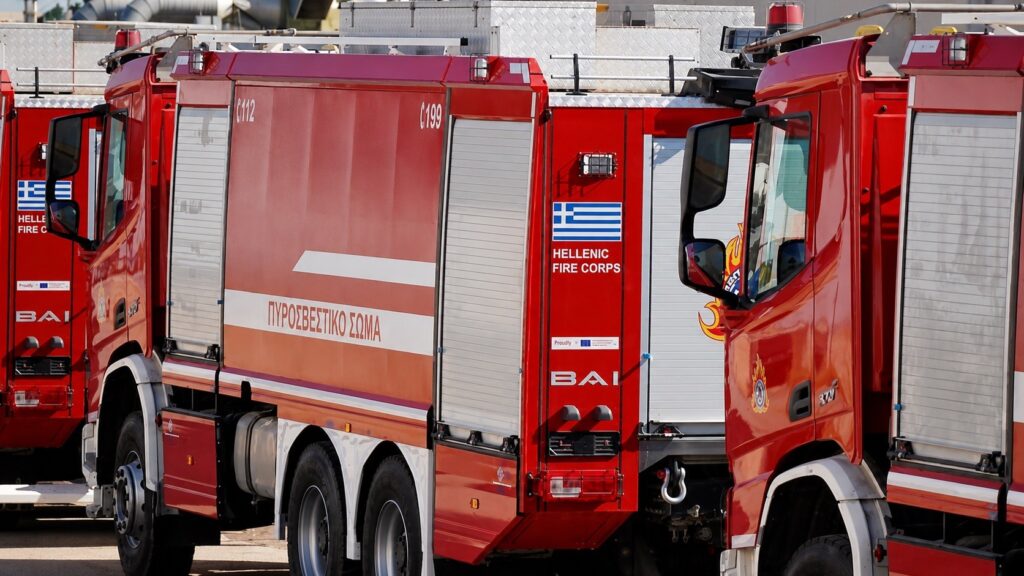 Ιωάννινα: Φωτιά σε εργοστάσιο ανακύκλωσης οχημάτων – Ένας τραυματίας (βίντεο)