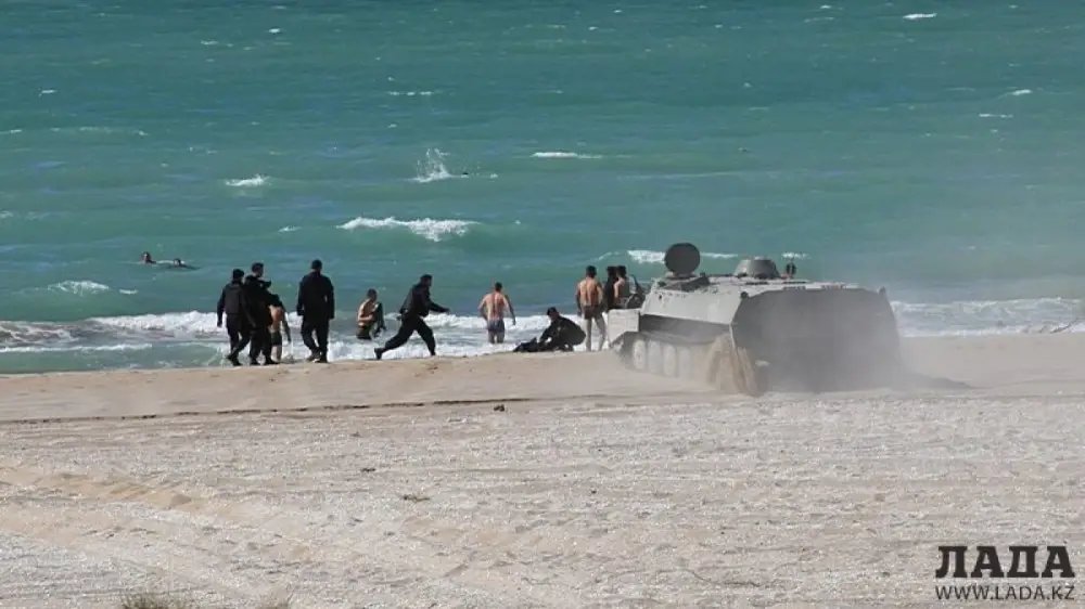 Σε τραγωδία εξελίχθηκε άσκηση απόβασης στο Καζακστάν: Παρασύρθηκαν και πνίγηκαν στρατιώτες