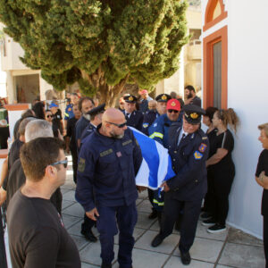 Σήμερα η κηδεία του πυροσβέστη στη Ρόδο – Έχασε την ζωή του όταν προσπάθησε να σώσει τουρίστες