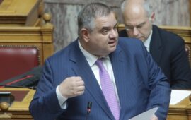 Και με επιδόματα η ιθαγένεια!