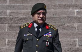 Σελτσούκ Μπαϊρακτάρογλου: Εκτάκτως στη Σαουδική Αραβία ο αρχηγός του Γενικού Επιτελείου της Τουρκίας