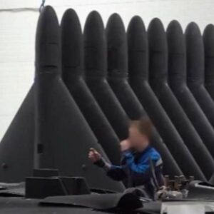 Εντυπωσιακά πλάνα: Σμήνος από Geran-3 κατευθύνονταν σαν αποδημητικά πουλιά στο Κίεβο (βίντεο)