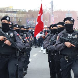 Κινητοποιήσεις συνταξιούχων σε όλη την Τουρκία: Αυτοκτόνησε συνταξιούχος κατά τη διάρκεια διαδήλωσης