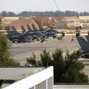 Αμερικανικά ελικόπτερα απομακρύνονται από τη βάση Muwaffaq Salti στην Ιορδανία (βίντεο)