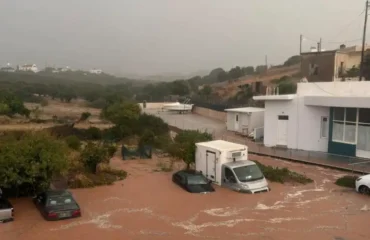Κρήτη: Πλημμύρισαν σπίτια και δρόμοι – Αυτοκίνητα «βούλιαξαν» στα λασπόνερα (φώτο-βίντεο)