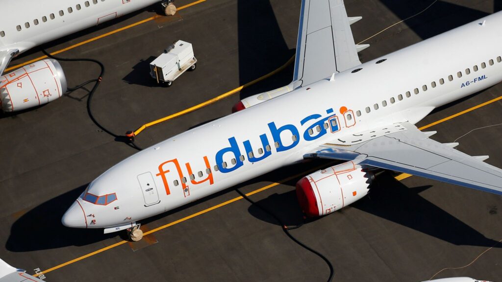 Flydubai: Οι πιλότοι που απέτρεψαν την τραγωδία και ο δεμένος με… καλώδια φόρτισης συγκυβερνήτης