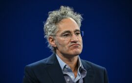 Ξέσπασμα του CEO της Palantir: «Το AI πρέπει να πολεμά» – Έχασε την ψυχραιμία του on camera