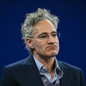 Ξέσπασμα του CEO της Palantir: «Το AI πρέπει να πολεμά» – Έχασε την ψυχραιμία του on camera