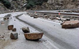 Κακοκαιρία στην Κάρπαθο: Διακοπή κυκλοφορίας στον δρόμο Σπόα – Όλυμπος λόγω κατολισθήσεων