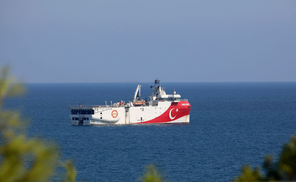 Στα ανοικτά των Kατεχομένων πλέει το «Ορούτς Ρέις»: H «απάντηση» της Άγκυρας για το καλώδιο GSI