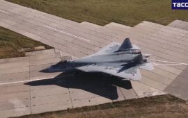 Bίντεο: Τα Su-57 υποστήριξαν τα Su-34 στην άσκηση Center 2026 κι εντυπωσίασαν τον Β.Πούτιν (βίντεο)