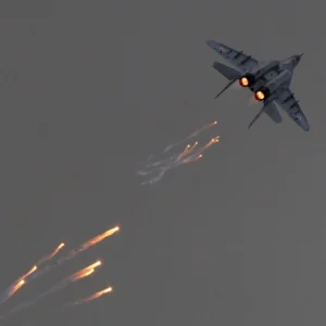 Βίντεο: Η στιγμή που ουκρανικό Mig-29 καταρρίπτει ρωσικό drone