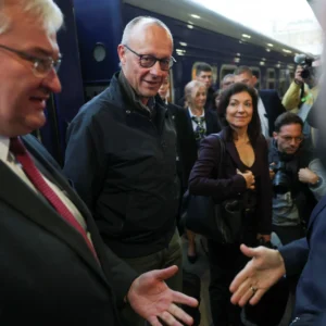 Φ.Μερτς: «Δίνουμε 1 δισ. ευρώ στην Ουκρανία για να μην επιτεθεί σε εμάς η Ρωσία»