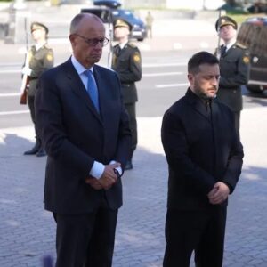 Ζελένσκι: «Οι ΗΠΑ πρότειναν τριμερή σε επίπεδο τεχνικών εμπειρογνωμόνων»
