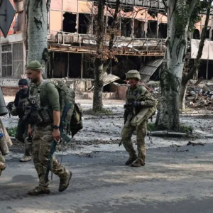 Οι Ουκρανοί επιχειρούν την φυγάδευση Καναδών μισθοφόρων από τη Λιμάν: Φόβοι για στρατιωτική νίλα
