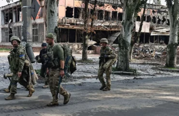 Οι Ουκρανοί επιχειρούν την φυγάδευση Καναδών μισθοφόρων από τη Λιμάν: Φόβοι για στρατιωτική νίλα
