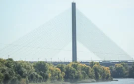 Κίεβο: Αντι-drone δίχτυα τοποθετούνται στις γέφυρες για προστασία από τα ρωσικά πλήγματα (βίντεο)