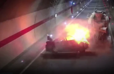Τουρκία: ΙΧ έπεσε σε μπετονιέρα και «τυλίχθηκε» στις φλόγες – Νεκρός ο οδηγός (βίντεο)